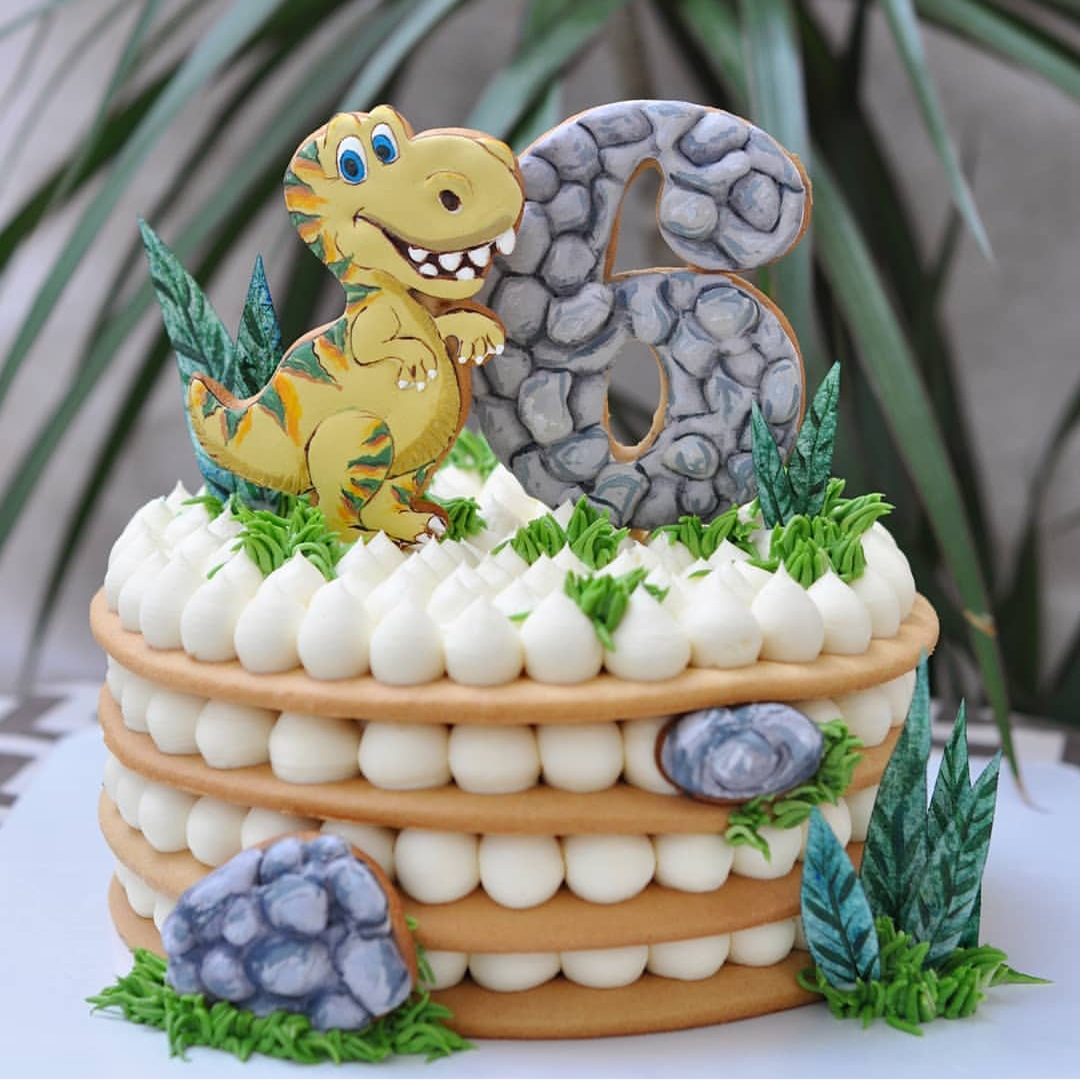 Торт с динозавриком