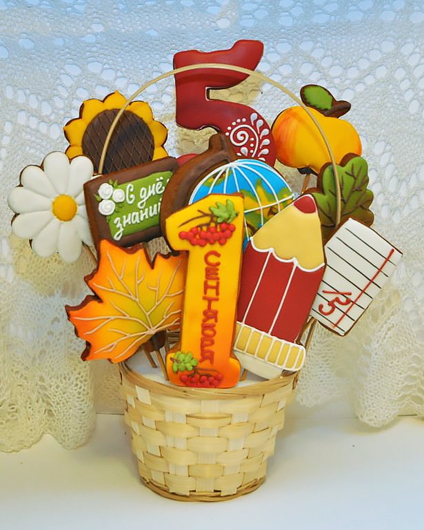 Корзинка с имбирно-медовыми пряниками на 1 Сентября