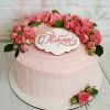 Пурпурный торт с розовыми розами